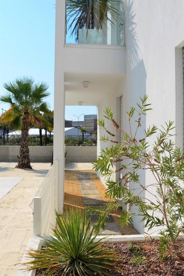 Sun Beach Residence Con Piscina - Piazza Brescia - Adria Holiday Jesolo - Family Apartments 外观 照片
