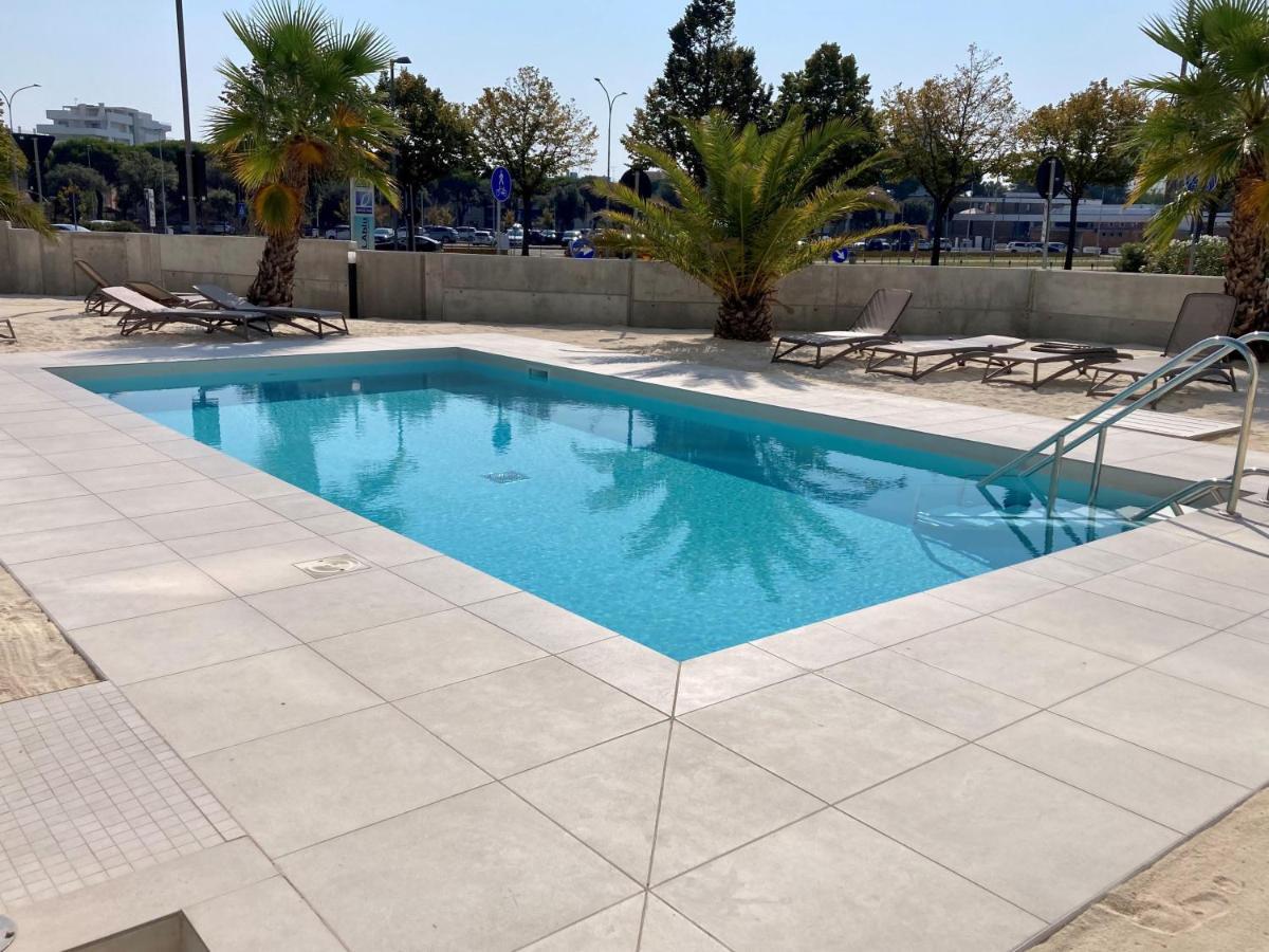 Sun Beach Residence Con Piscina - Piazza Brescia - Adria Holiday Jesolo - Family Apartments 外观 照片