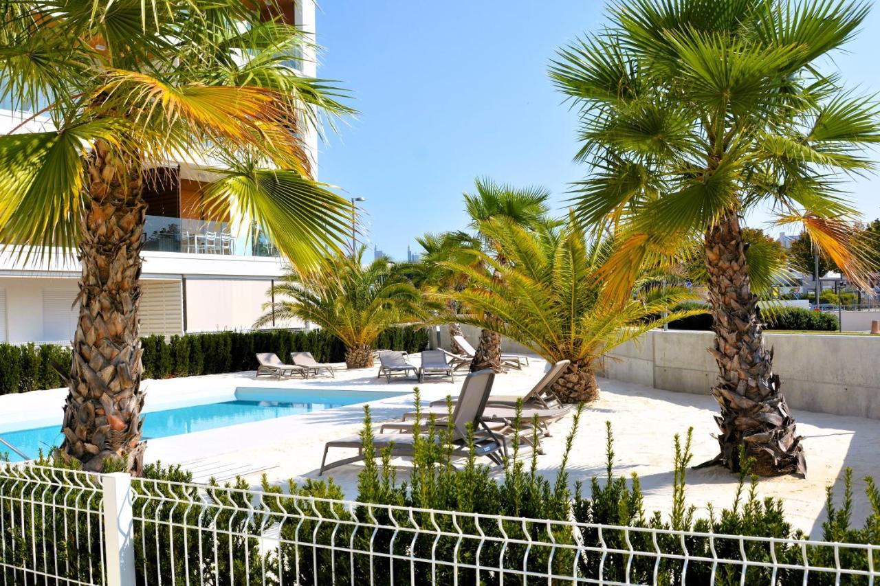 Sun Beach Residence Con Piscina - Piazza Brescia - Adria Holiday Jesolo - Family Apartments 外观 照片