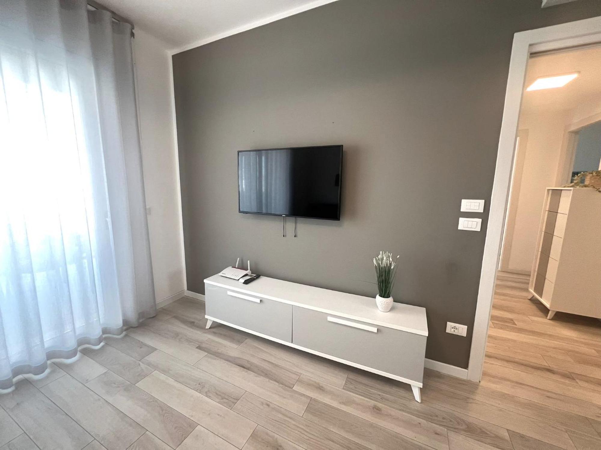 Sun Beach Residence Con Piscina - Piazza Brescia - Adria Holiday Jesolo - Family Apartments 客房 照片