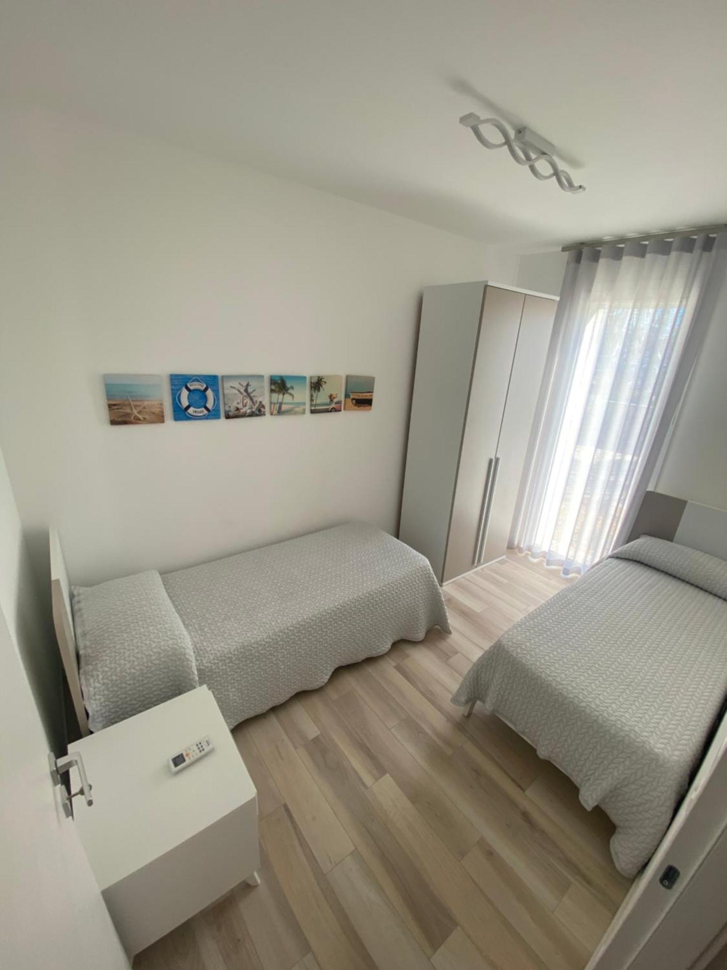 Sun Beach Residence Con Piscina - Piazza Brescia - Adria Holiday Jesolo - Family Apartments 外观 照片