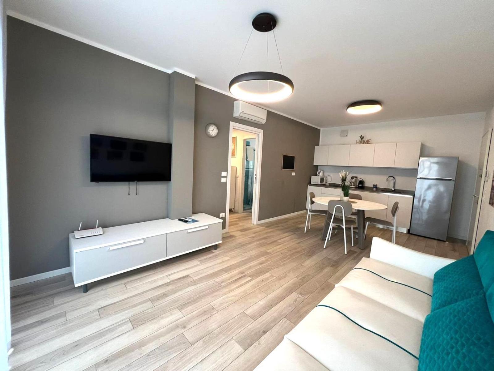 Sun Beach Residence Con Piscina - Piazza Brescia - Adria Holiday Jesolo - Family Apartments 客房 照片